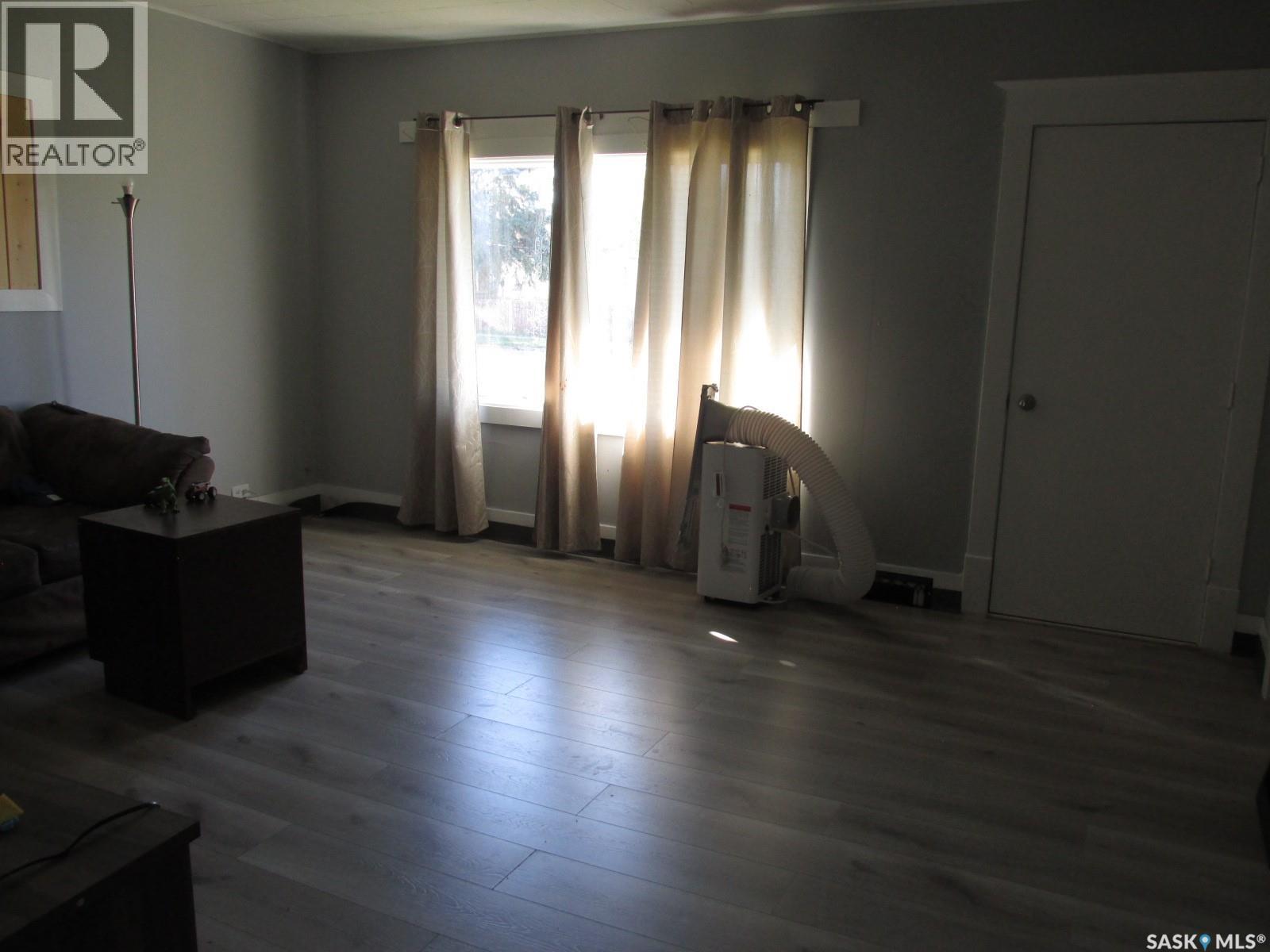 303 2nd Street W, Nipawin, Saskatchewan  S0E 1E0 - Photo 8 - SK050866