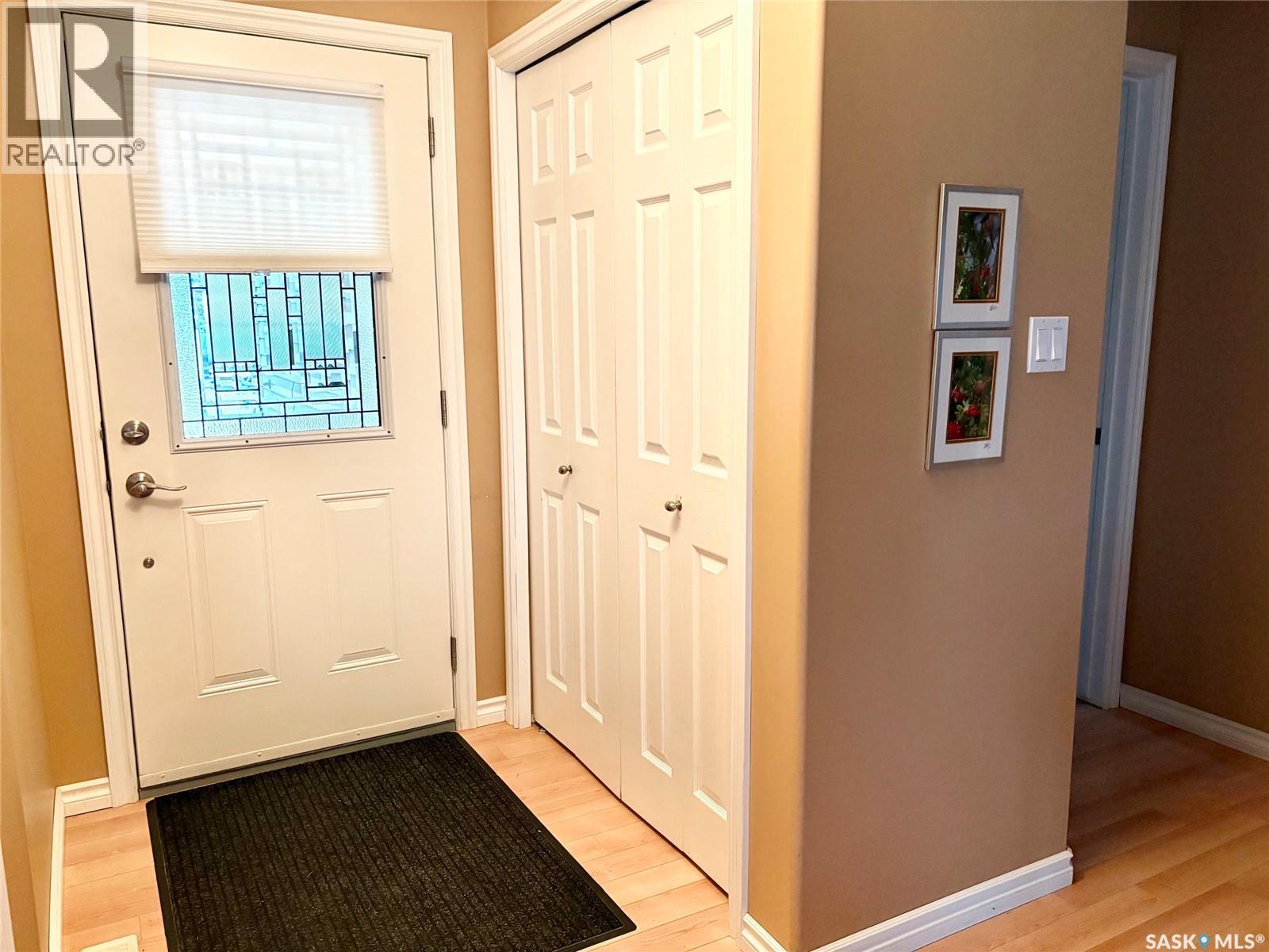 142 Manitoba Avenue, Yorkton, Saskatchewan  S3N 3G8 - Photo 3 - SK050858