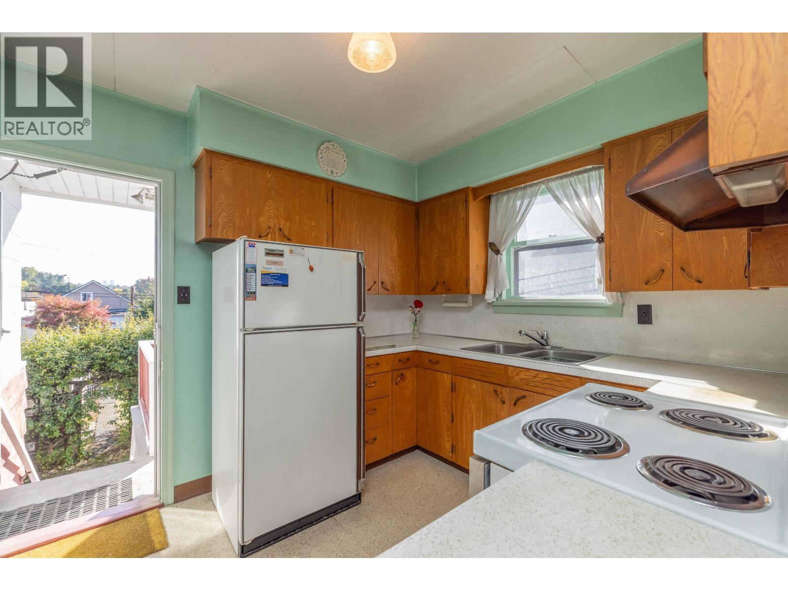 3368 Parker Street, Vancouver, British Columbia  V5K 2V9 - Photo 13 - R3174140