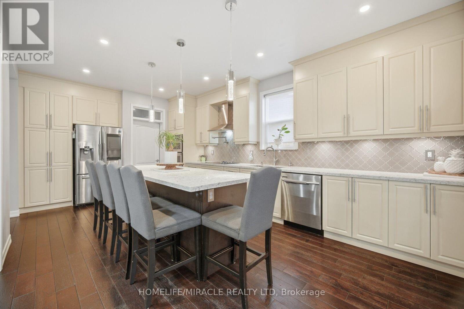 33 Klemscott Road, Brampton, Ontario L7A 0P5 - Photo 11 - W13883994