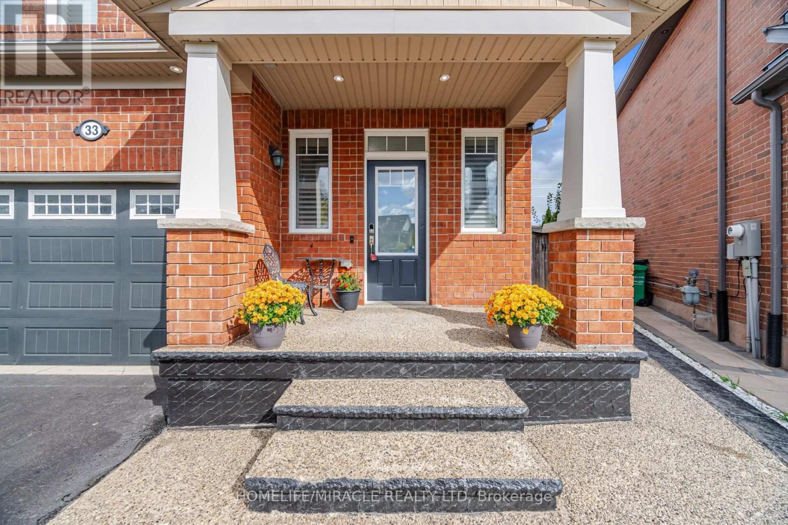 33 Klemscott Road, Brampton, Ontario L7A 0P5 - Photo 4 - W13883994