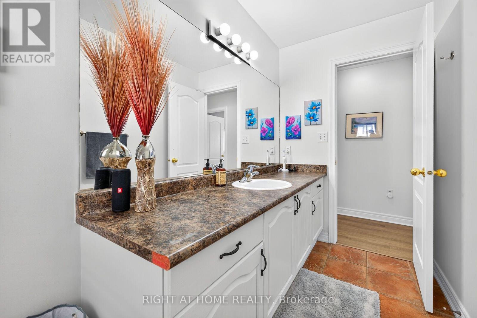 54 Vinifera Drive, Grimsby, Ontario L3M 5R8 - Photo 23 - X13884012