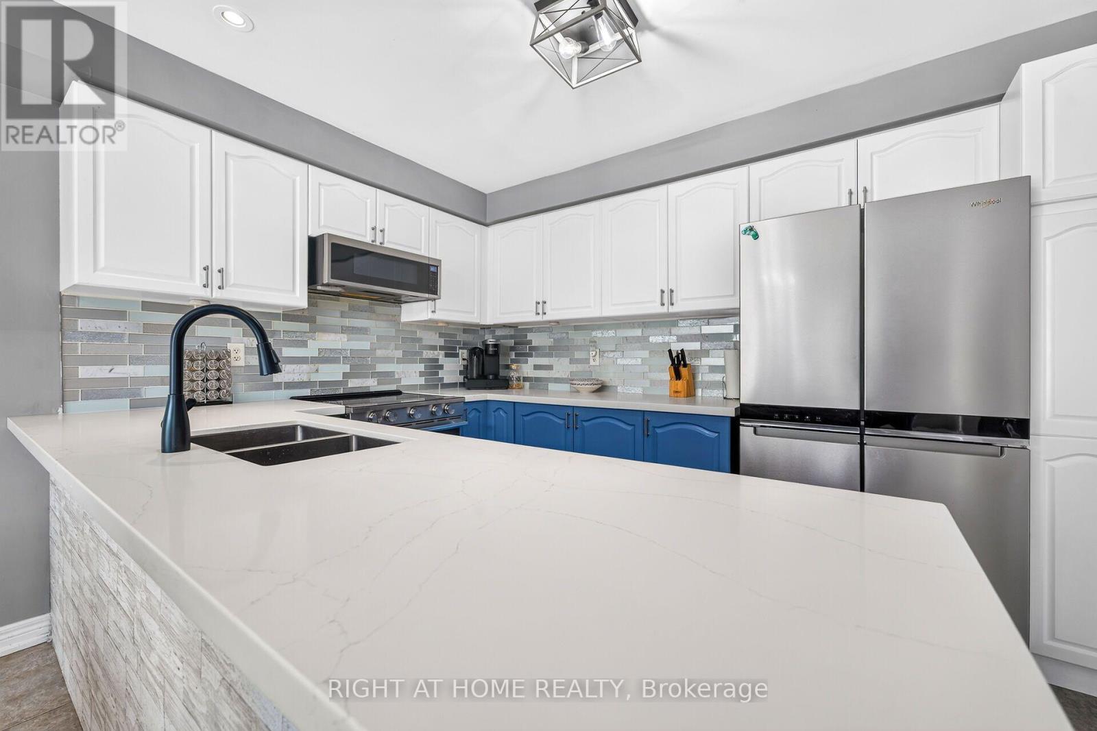 54 Vinifera Drive, Grimsby, Ontario L3M 5R8 - Photo 7 - X13884012