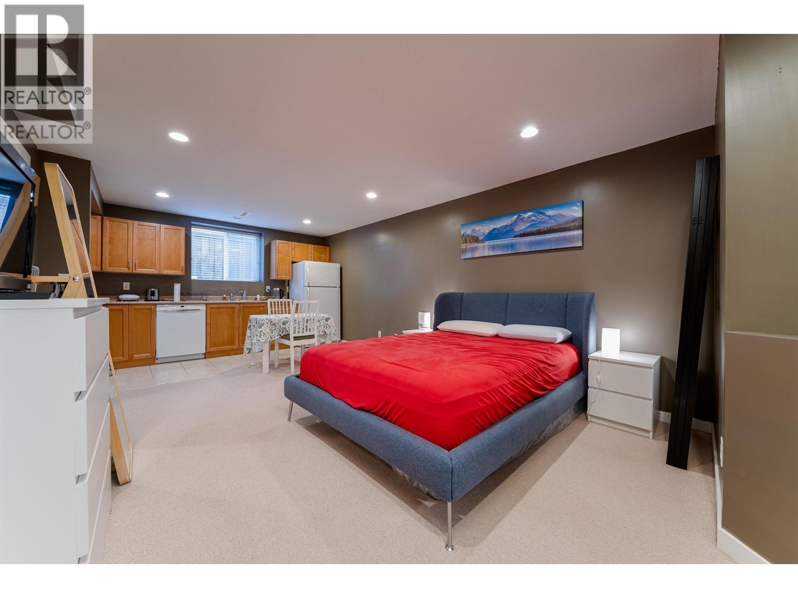 143 MAPLE DRIVE
