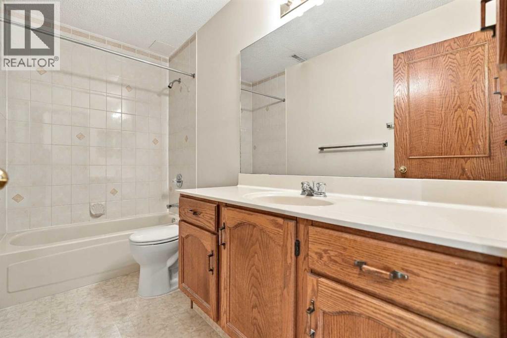 51 Edgebrook Circle NW, Calgary, Alberta  T3A 5A4 - Photo 37 - A2350663