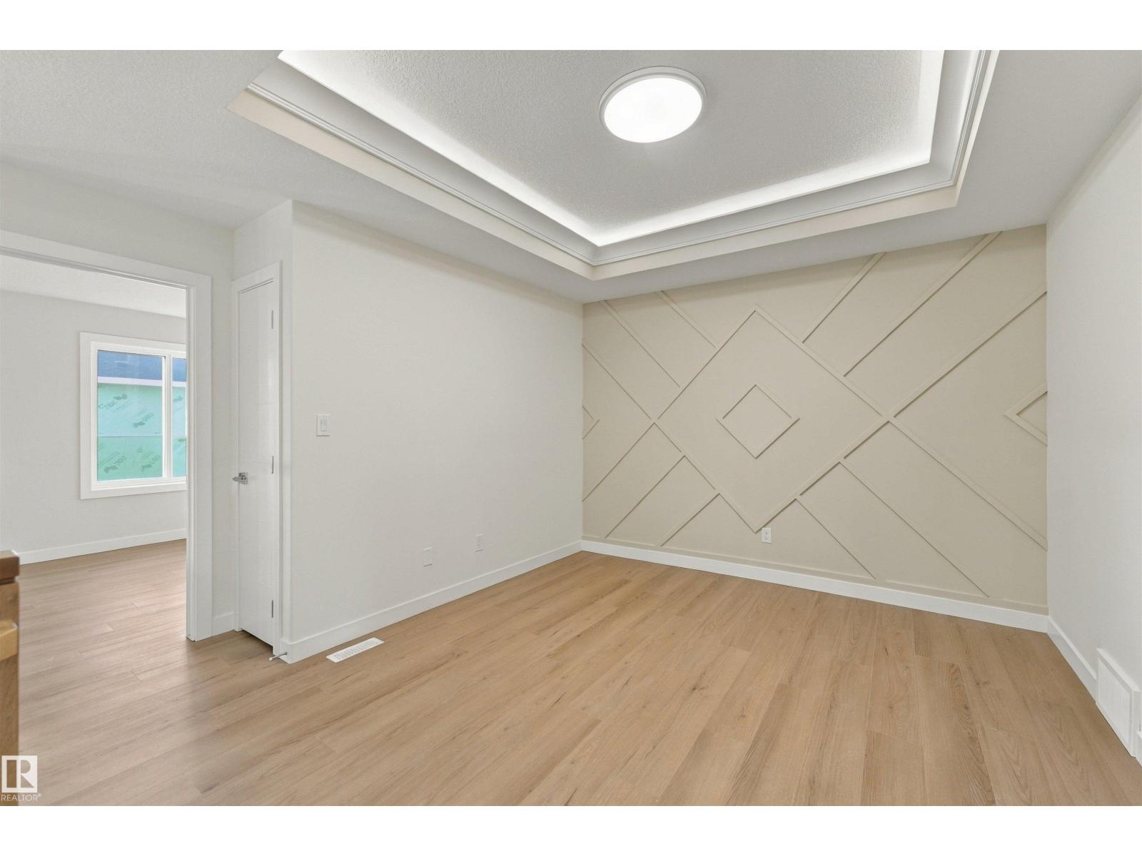 3824 39 St