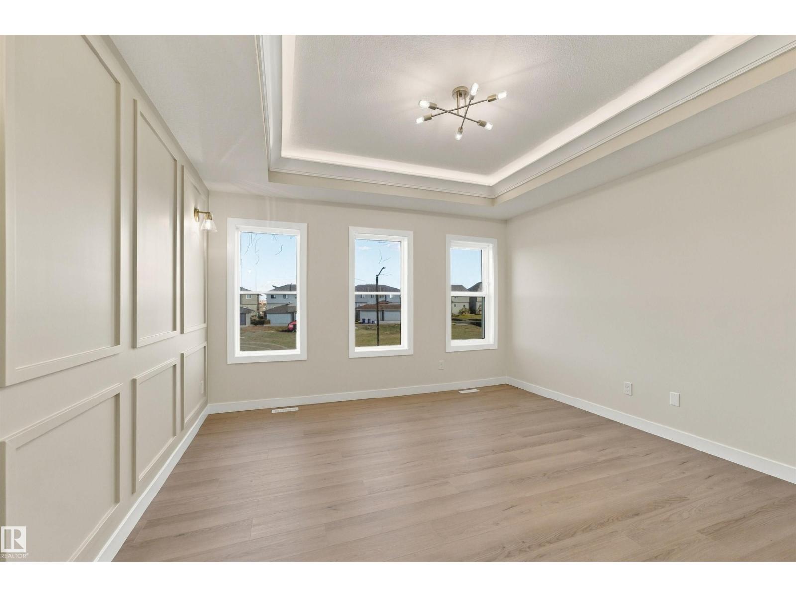 3824 39 St