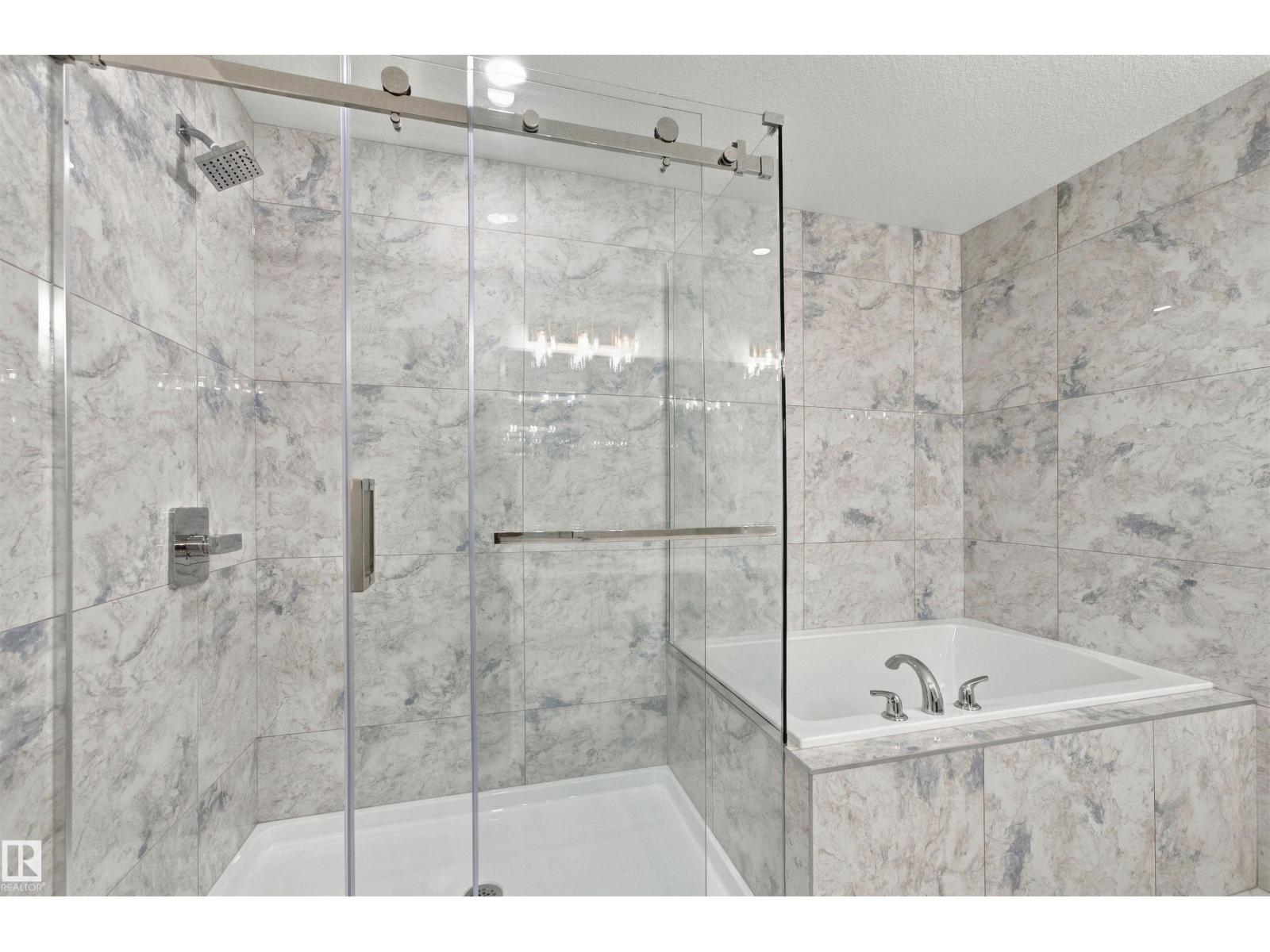 3824 39 St
