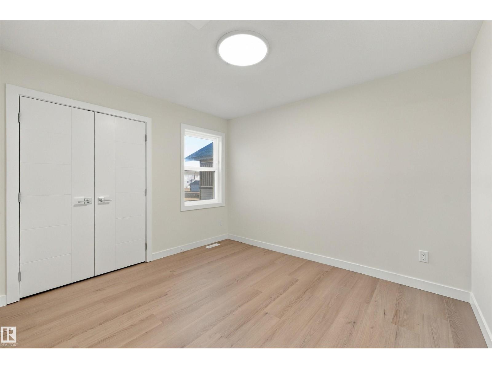 3824 39 St