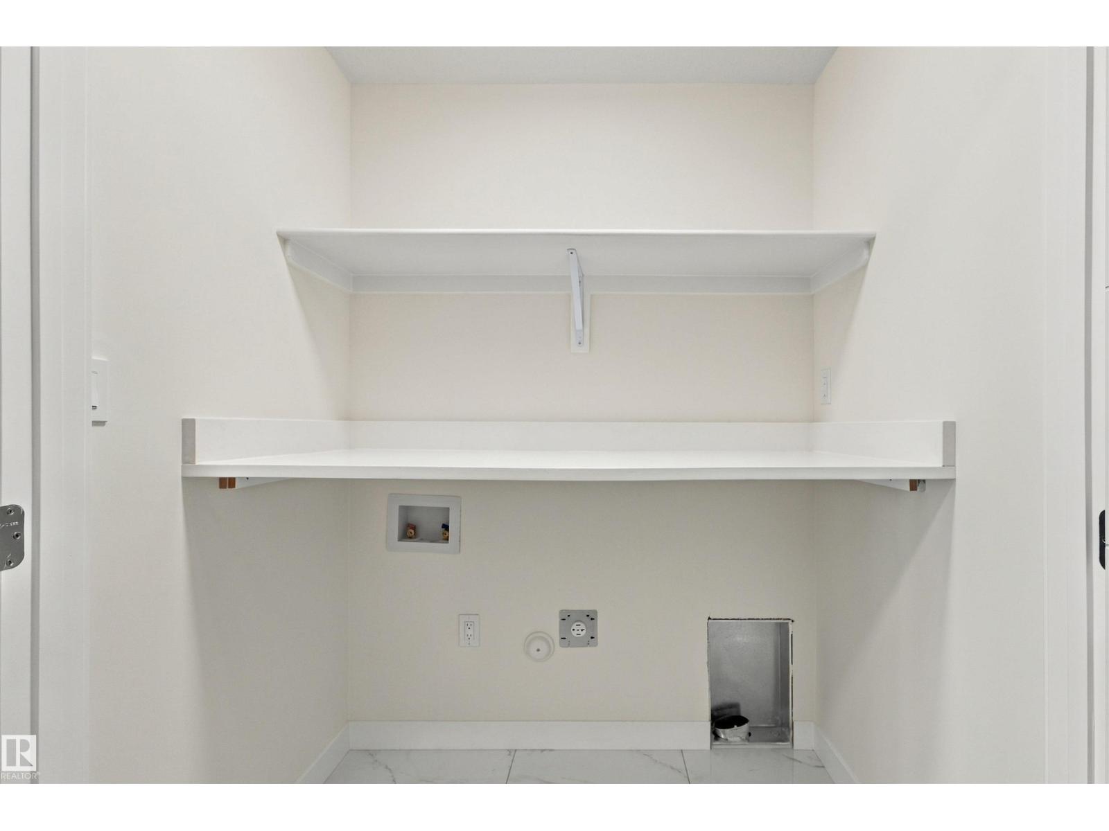 3824 39 St