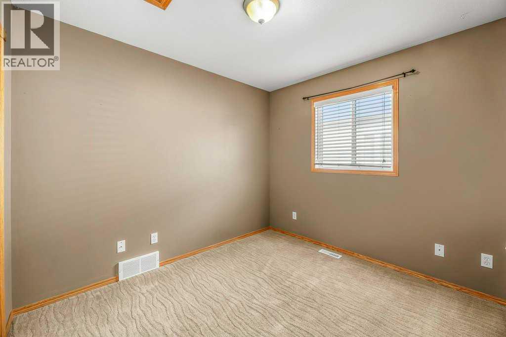 42 Kendrew Drive, Red Deer, Alberta  T4P 3X6 - Photo 7 - A2350434