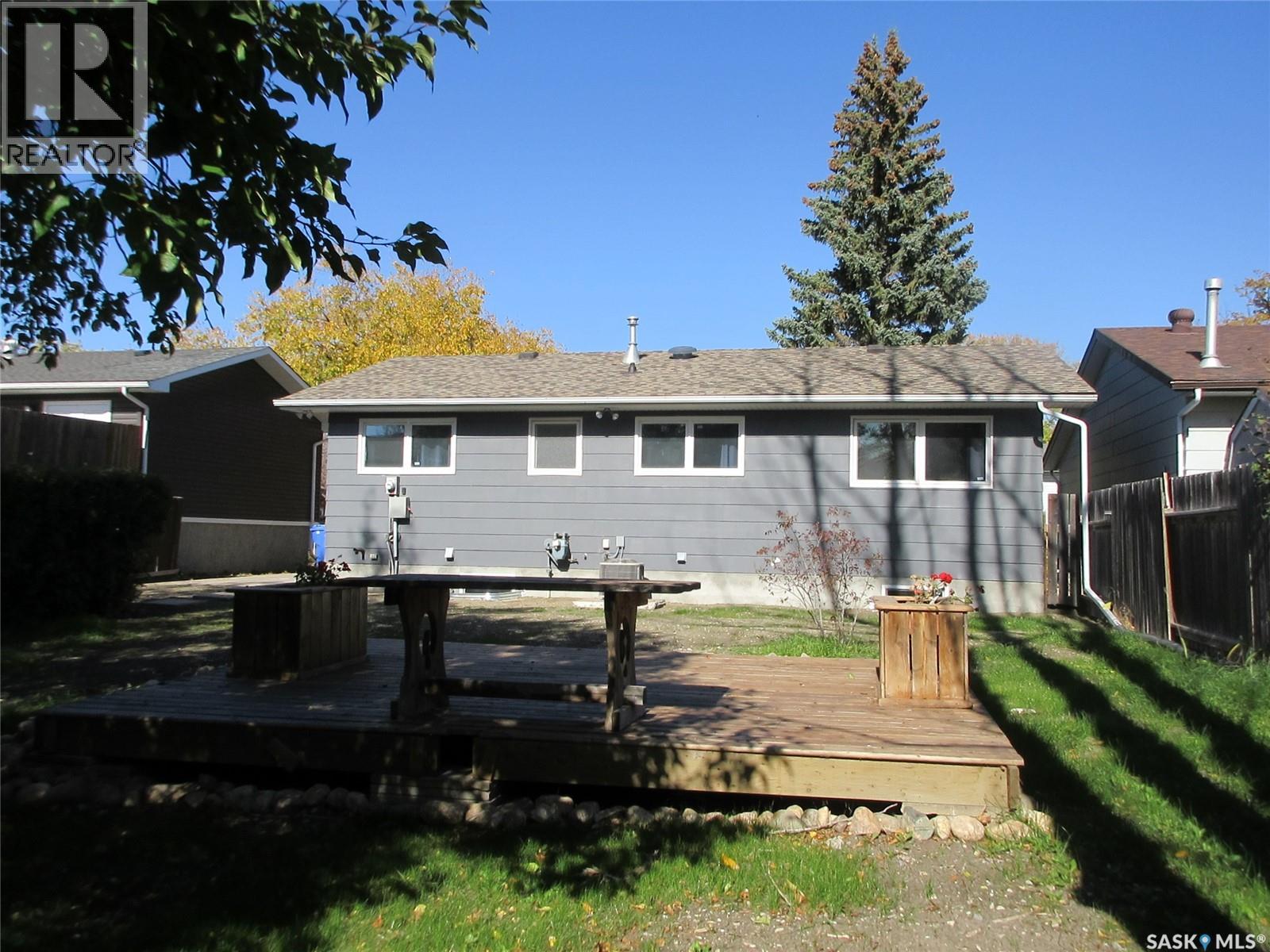 858 Worobetz Crescent N, Regina, Saskatchewan  S4X 2C3 - Photo 6 - SK050857