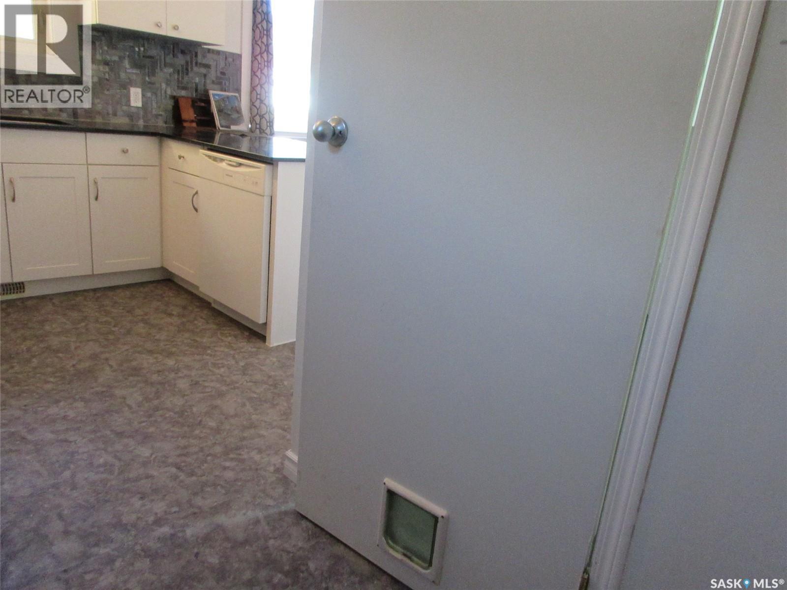 858 Worobetz Crescent N, Regina, Saskatchewan  S4X 2C3 - Photo 13 - SK050857