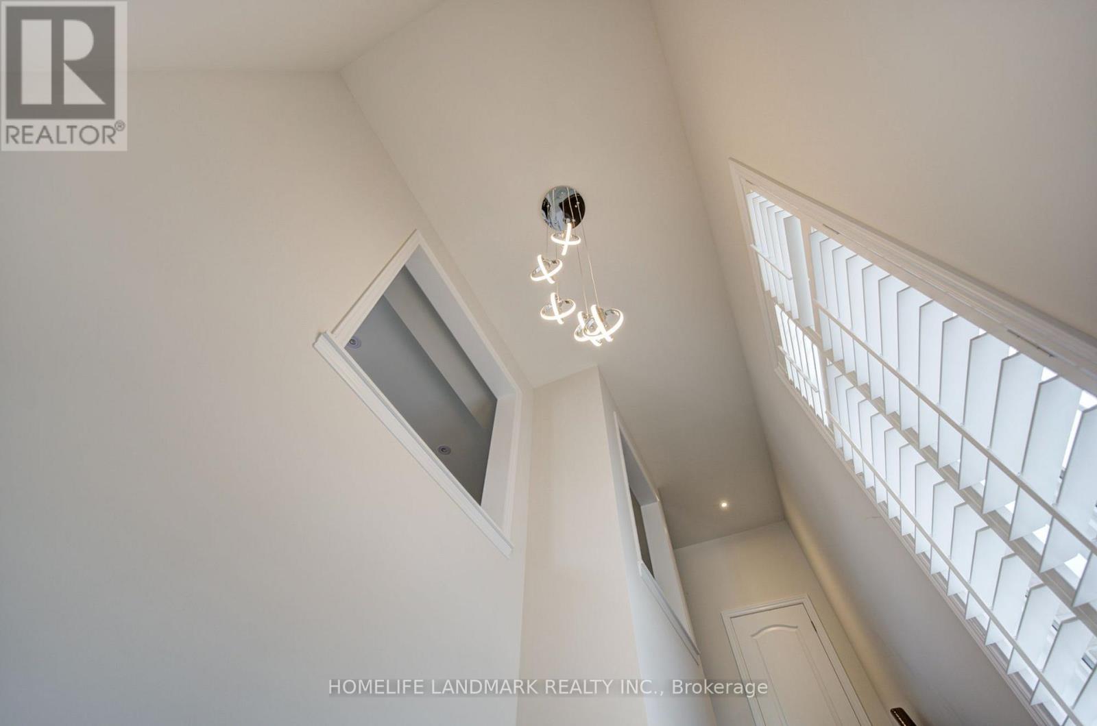 17 ETHERINGTON WAY Markham (Victoria Square) Ontario Canada L6C0X4 5