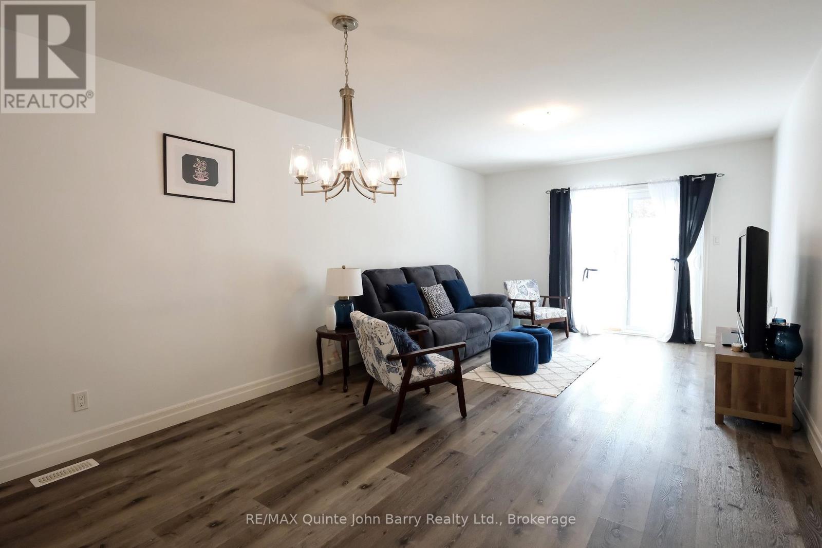 25 Hillside Meadow Drive, Quinte West, Ontario  K8V 0J5 - Photo 11 - X13884056
