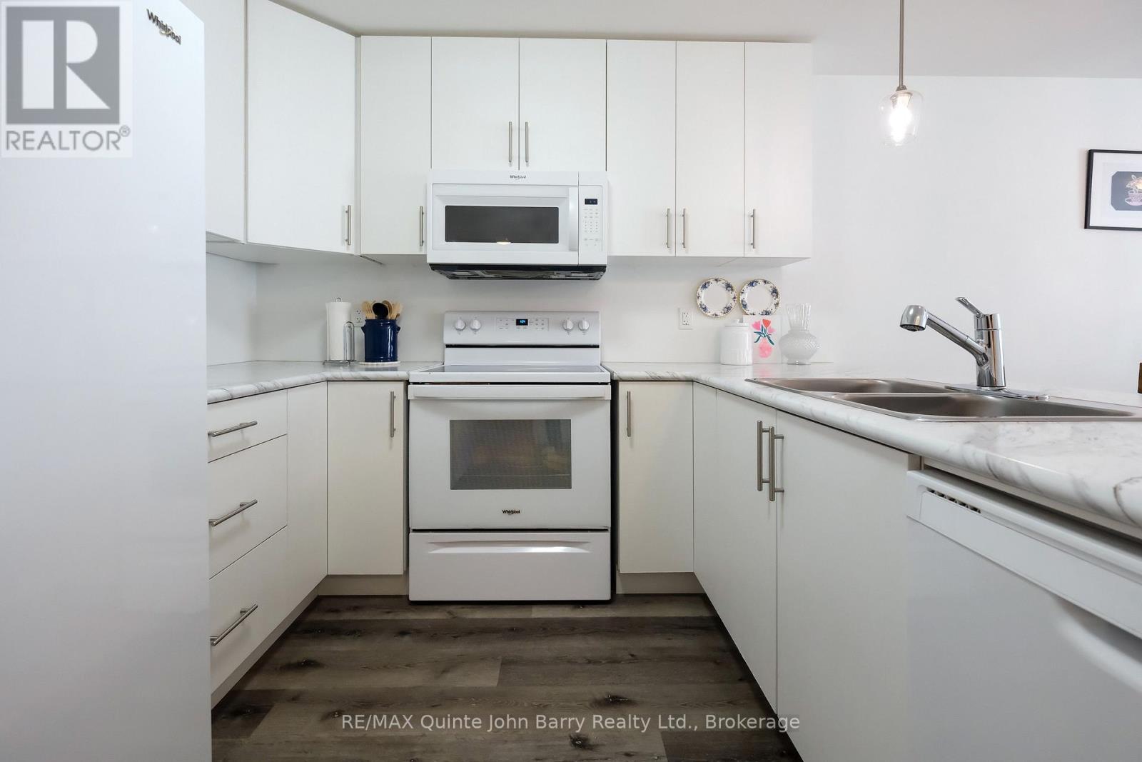 25 Hillside Meadow Drive, Quinte West, Ontario  K8V 0J5 - Photo 7 - X13884056