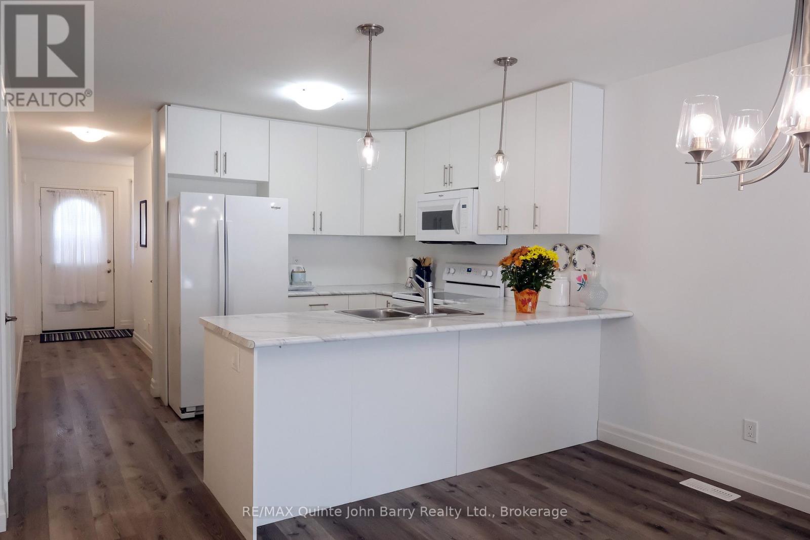 25 Hillside Meadow Drive, Quinte West, Ontario  K8V 0J5 - Photo 9 - X13884056