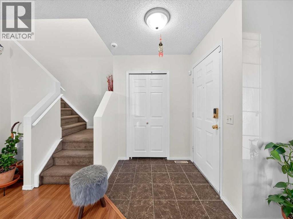421 Martindale Drive NE, Calgary, Alberta  T3J 3Z8 - Photo 7 - A2351246