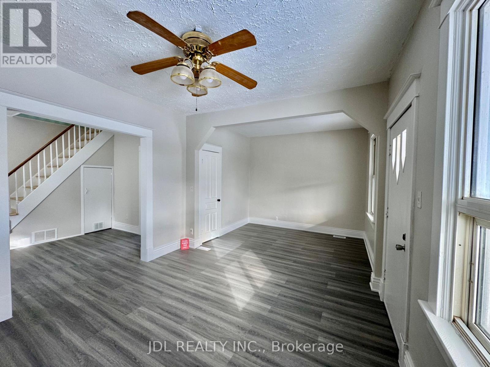 6269 Ash Street, Niagara Falls, Ontario  L2G 2H4 - Photo 8 - X13846356