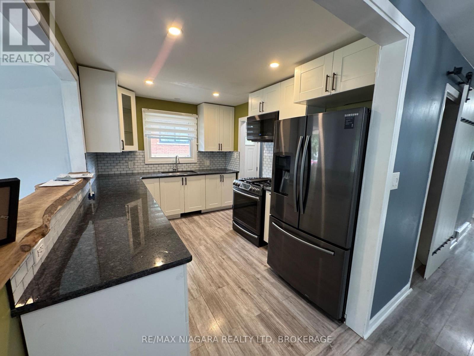 8 Lakehurst Drive, St. Catharines, Ontario  L2N 4C2 - Photo 5 - X13884086