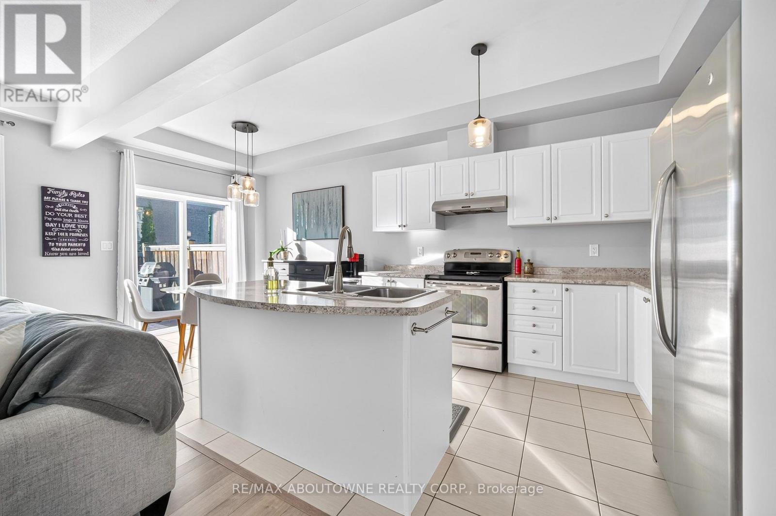 21 - 170 Palacebeach Trail, Hamilton (Lakeshore), Ontario  L8E 0H2 - Photo 9 - X13884114
