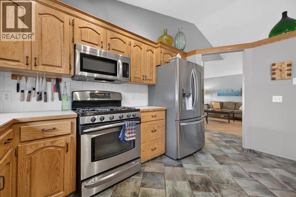 5 Sunset Crescent, Okotoks, Alberta  T1S 1M6 - Photo 12 - A2349812