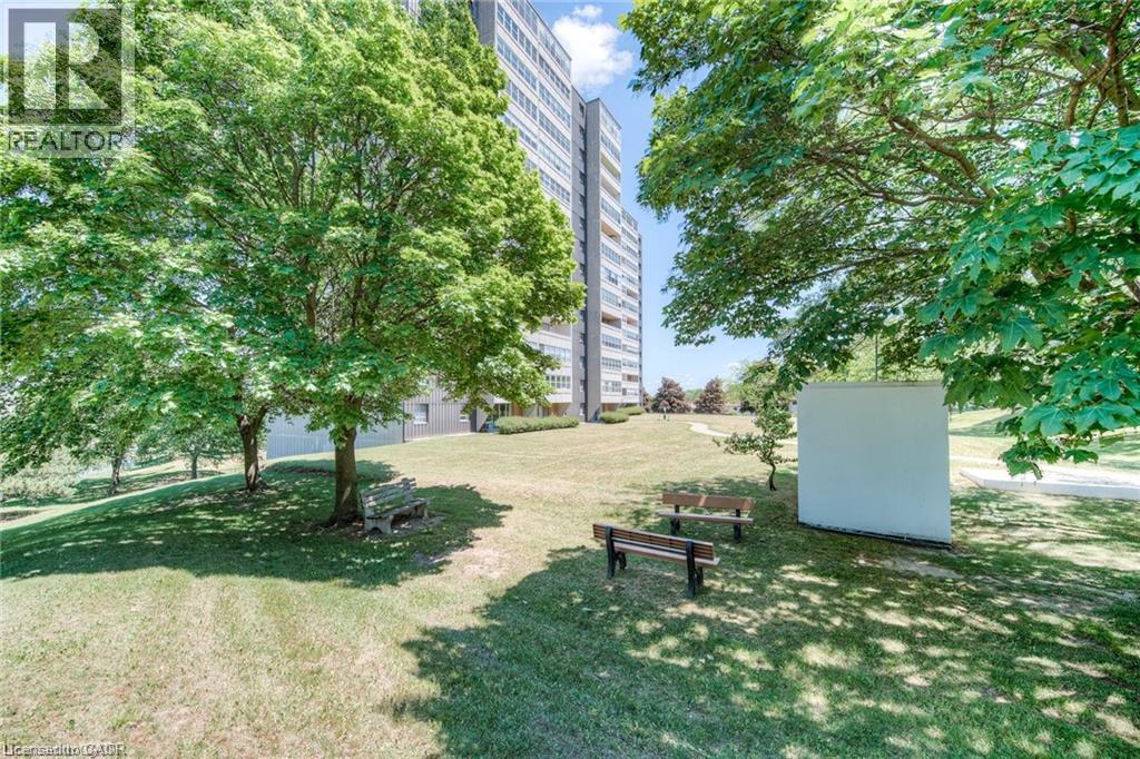 225 Harvard Place Unit# 402, Waterloo, Ontario  N2J 4H4 - Photo 11 - 40860574