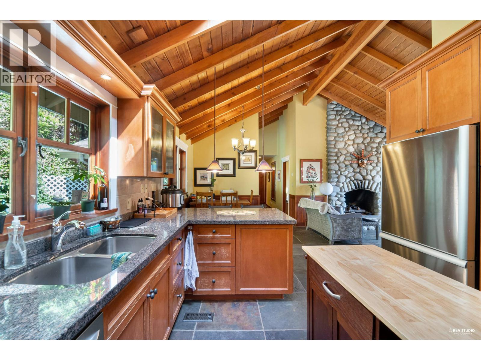 2261 Gisby Street, West Vancouver, British Columbia  V7V 4N5 - Photo 9 - R3174020