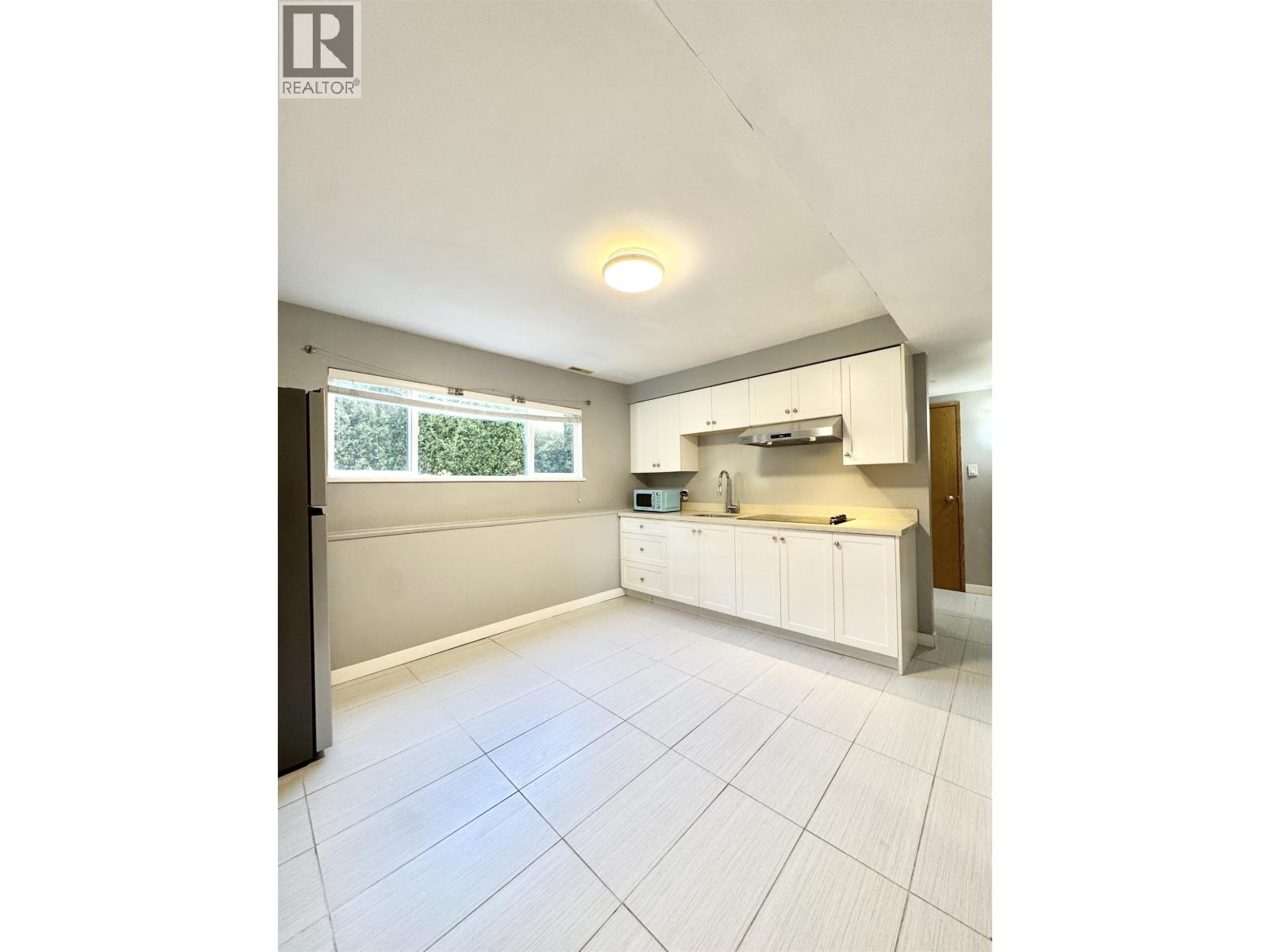Lower Unit 68XX STANLEY STREET, Burnaby, British Columbia