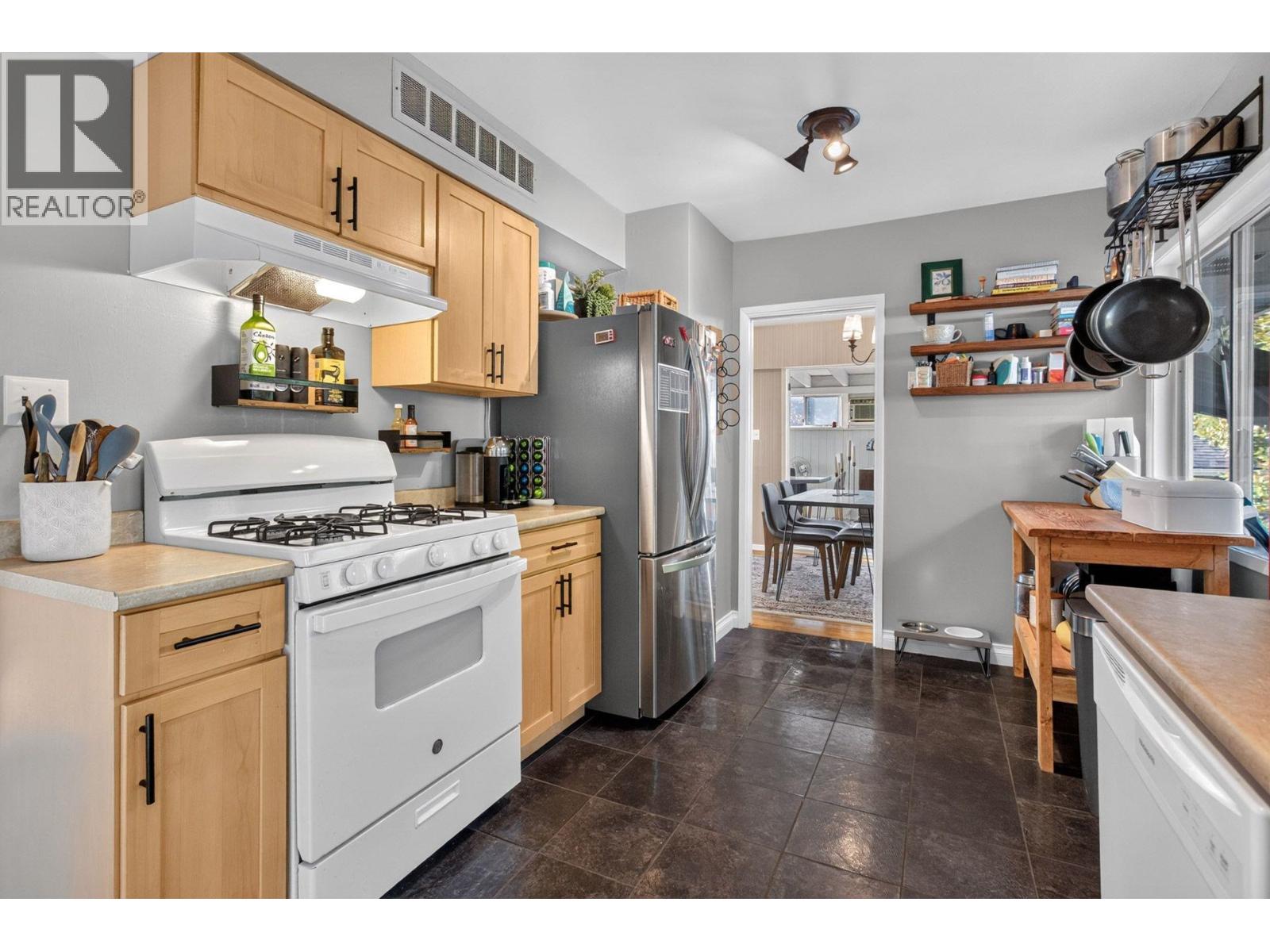 674 Blueridge Avenue, North Vancouver, British Columbia  V7R 2J3 - Photo 8 - R3174344