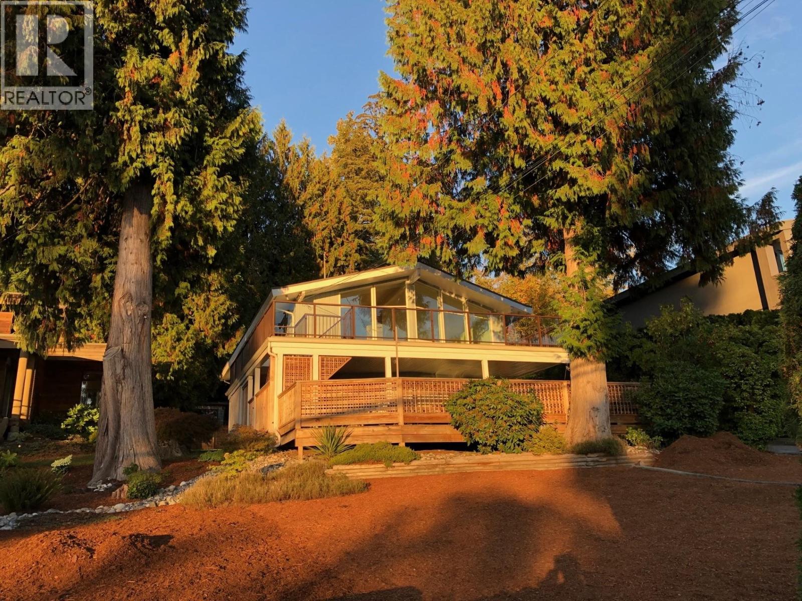 831 Ioco Road, Port Moody, British Columbia  V3H 2W7 - Photo 2 - R3172555