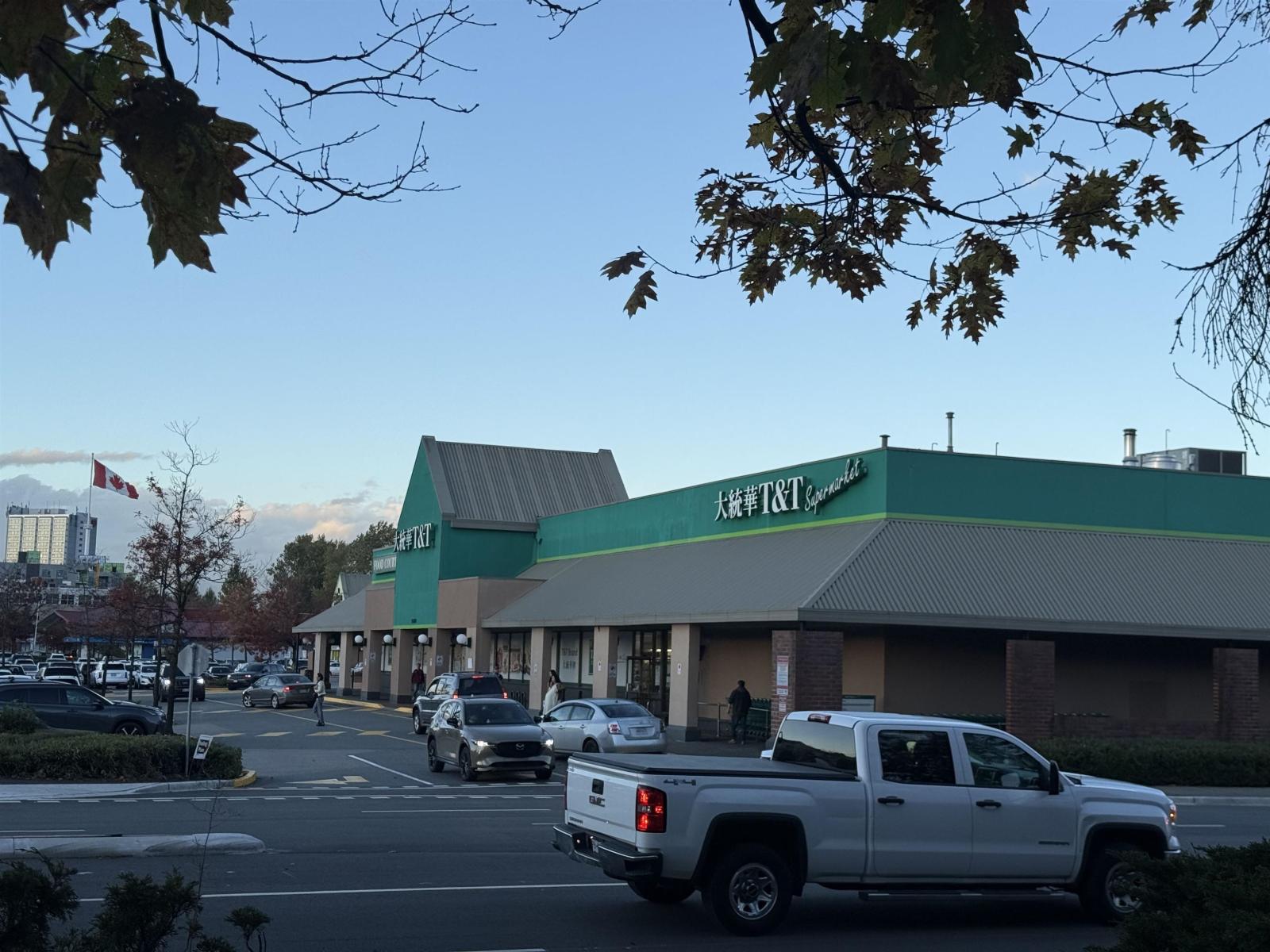 317 15268 100 Avenue, Surrey, British Columbia  V3R 7V1 - Photo 2 - R3174043