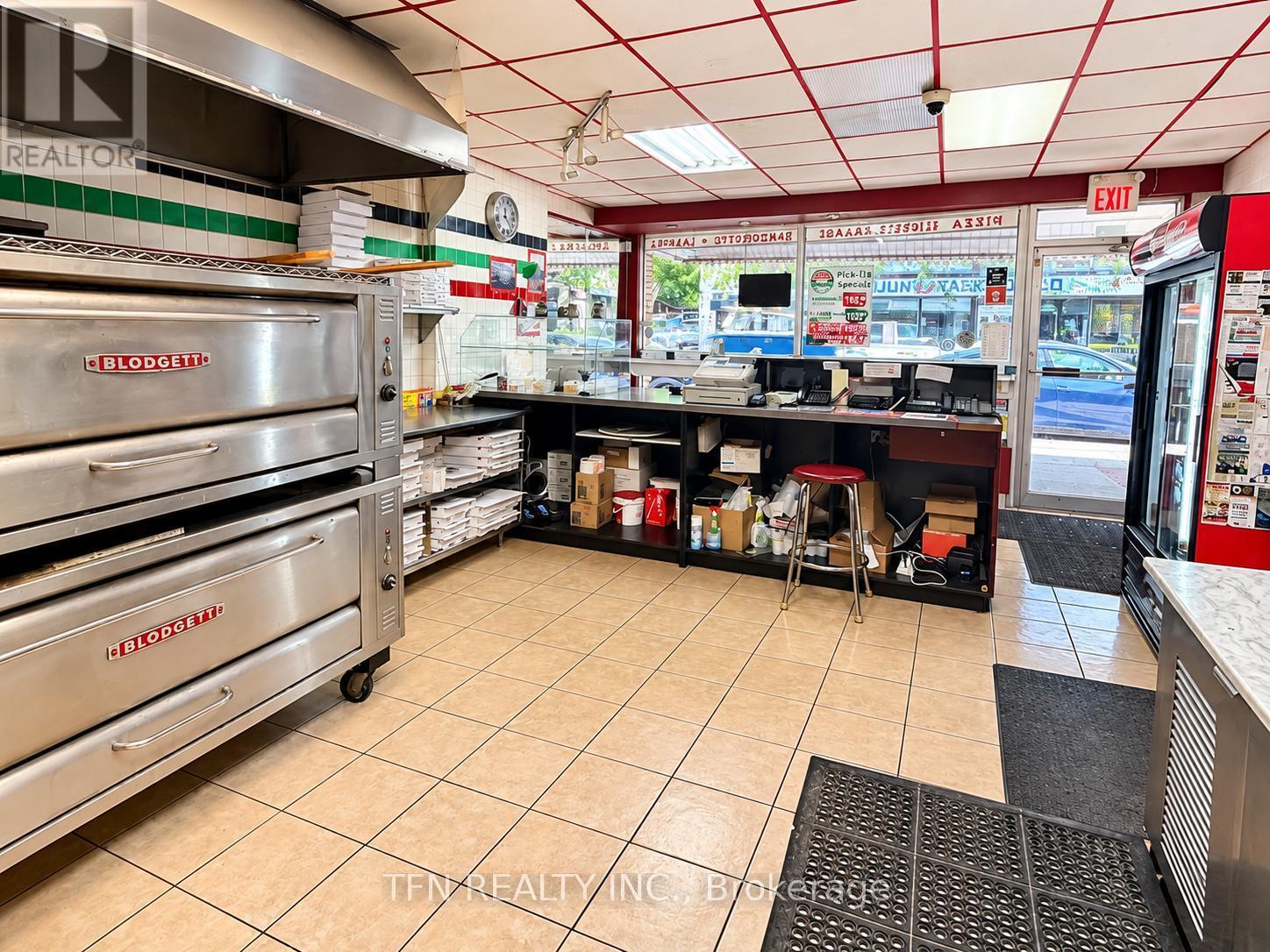 113 Byron Street S, Whitby, Ontario  L1N 4P5 - Photo 3 - E13877608