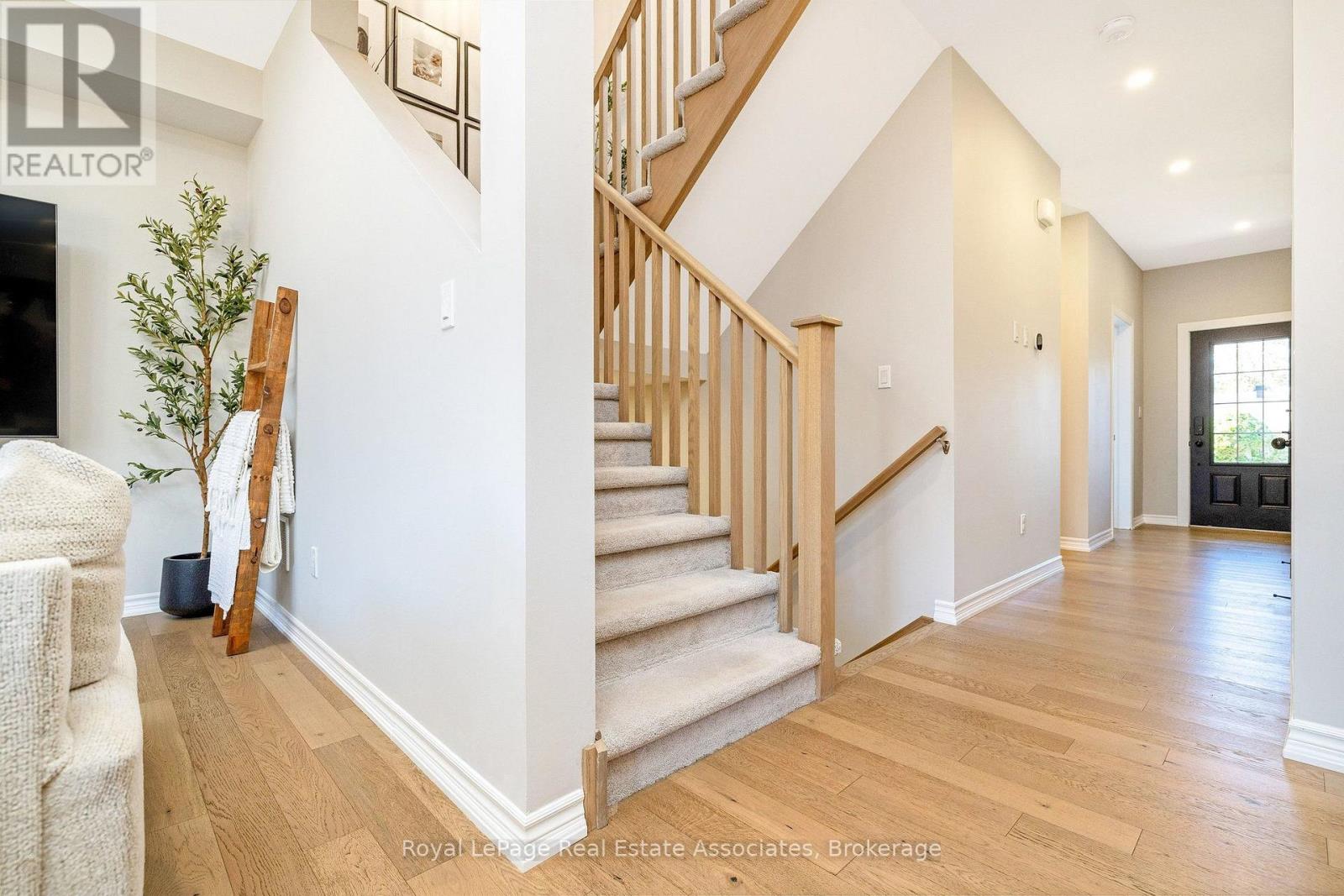 10 - 19 Braida Lane, Halton Hills, Ontario  L7J 0B7 - Photo 5 - W13883752