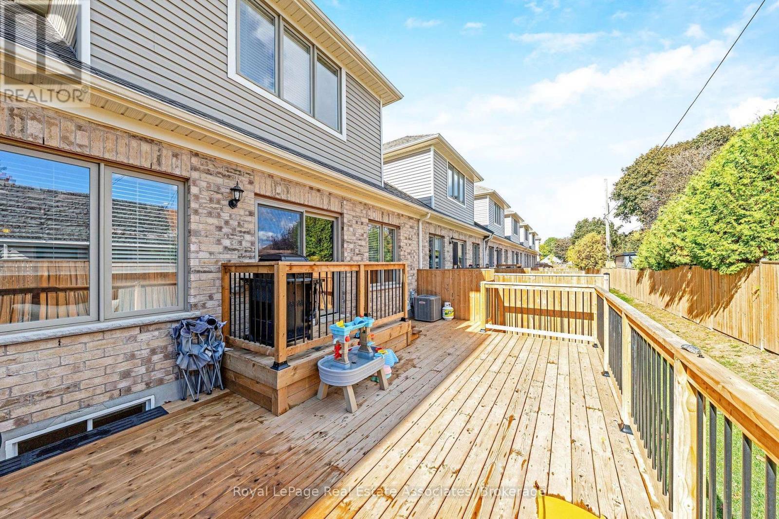 10 - 19 Braida Lane, Halton Hills, Ontario  L7J 0B7 - Photo 40 - W13883752