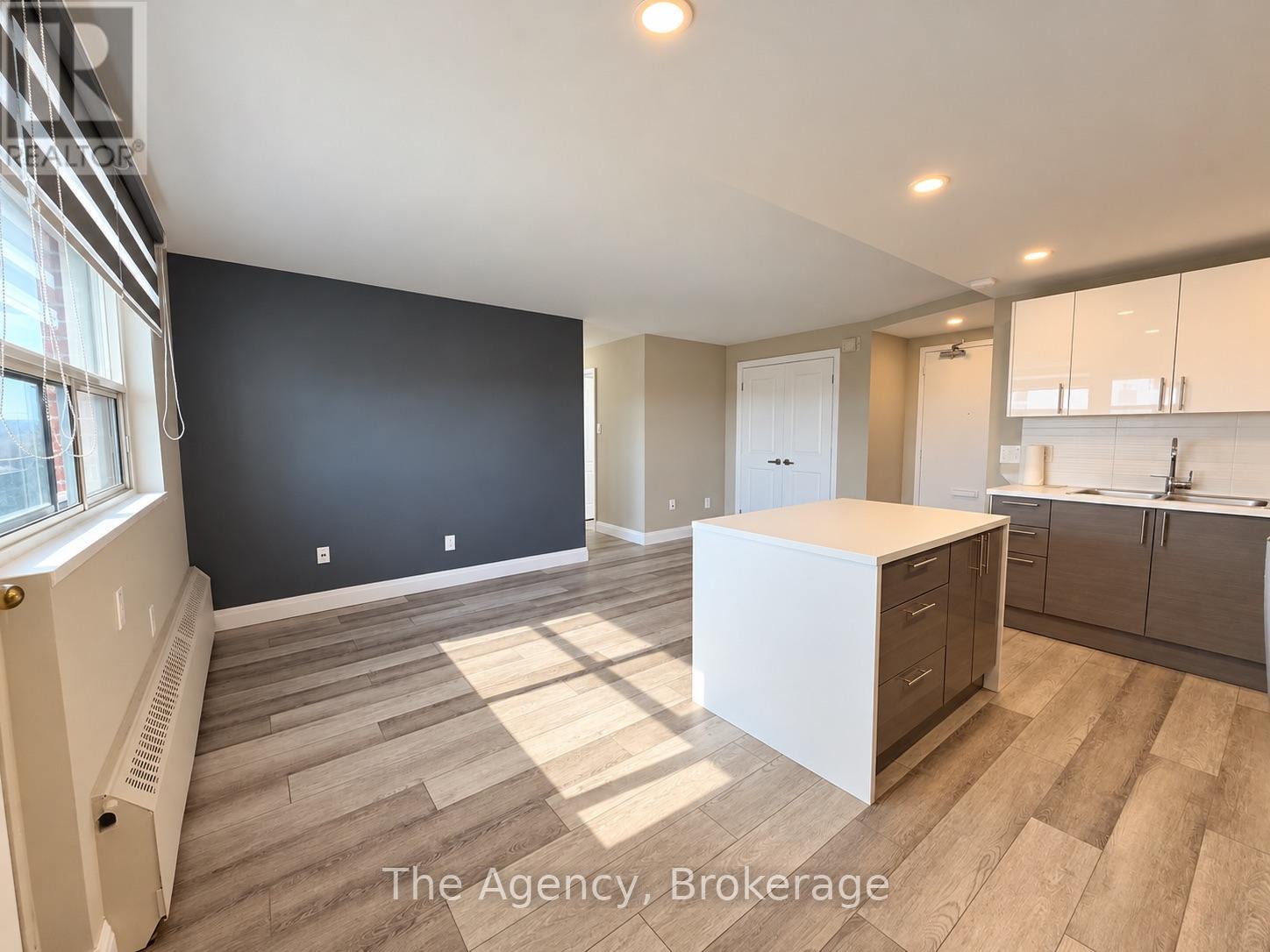 805 - 45 Paisley Boulevard W, Mississauga (Cooksville), Ontario  L5B 1E4 - Photo 10 - W13884148