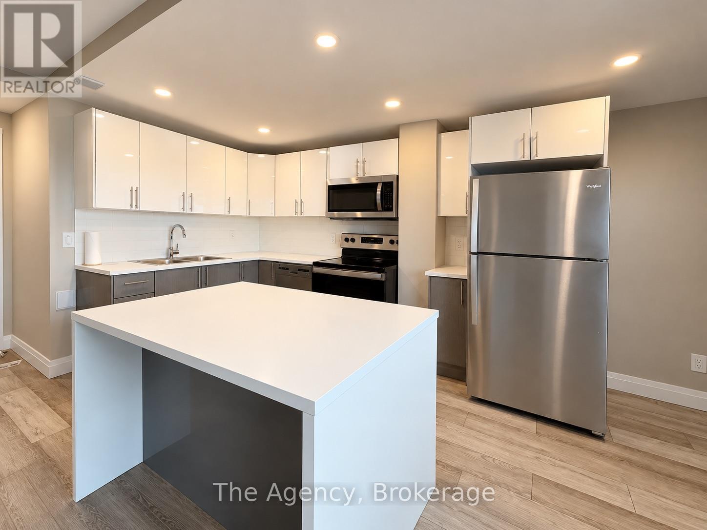 805 - 45 Paisley Boulevard W, Mississauga (Cooksville), Ontario  L5B 1E4 - Photo 6 - W13884148