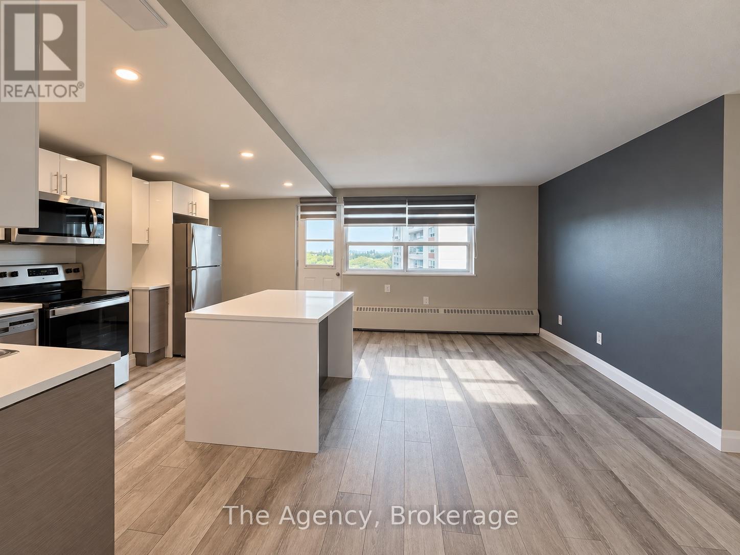 805 - 45 Paisley Boulevard W, Mississauga (Cooksville), Ontario  L5B 1E4 - Photo 7 - W13884148