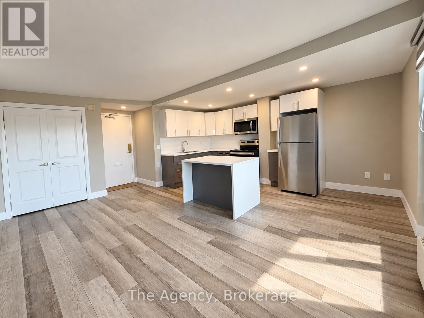 805 - 45 Paisley Boulevard W, Mississauga (Cooksville), Ontario  L5B 1E4 - Photo 8 - W13884148