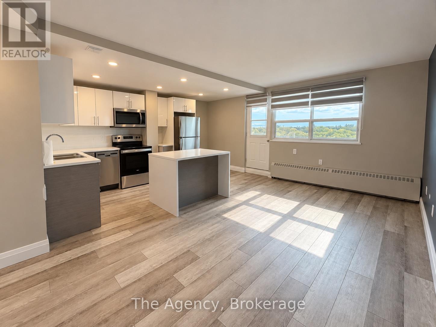 805 - 45 Paisley Boulevard W, Mississauga (Cooksville), Ontario  L5B 1E4 - Photo 9 - W13884148