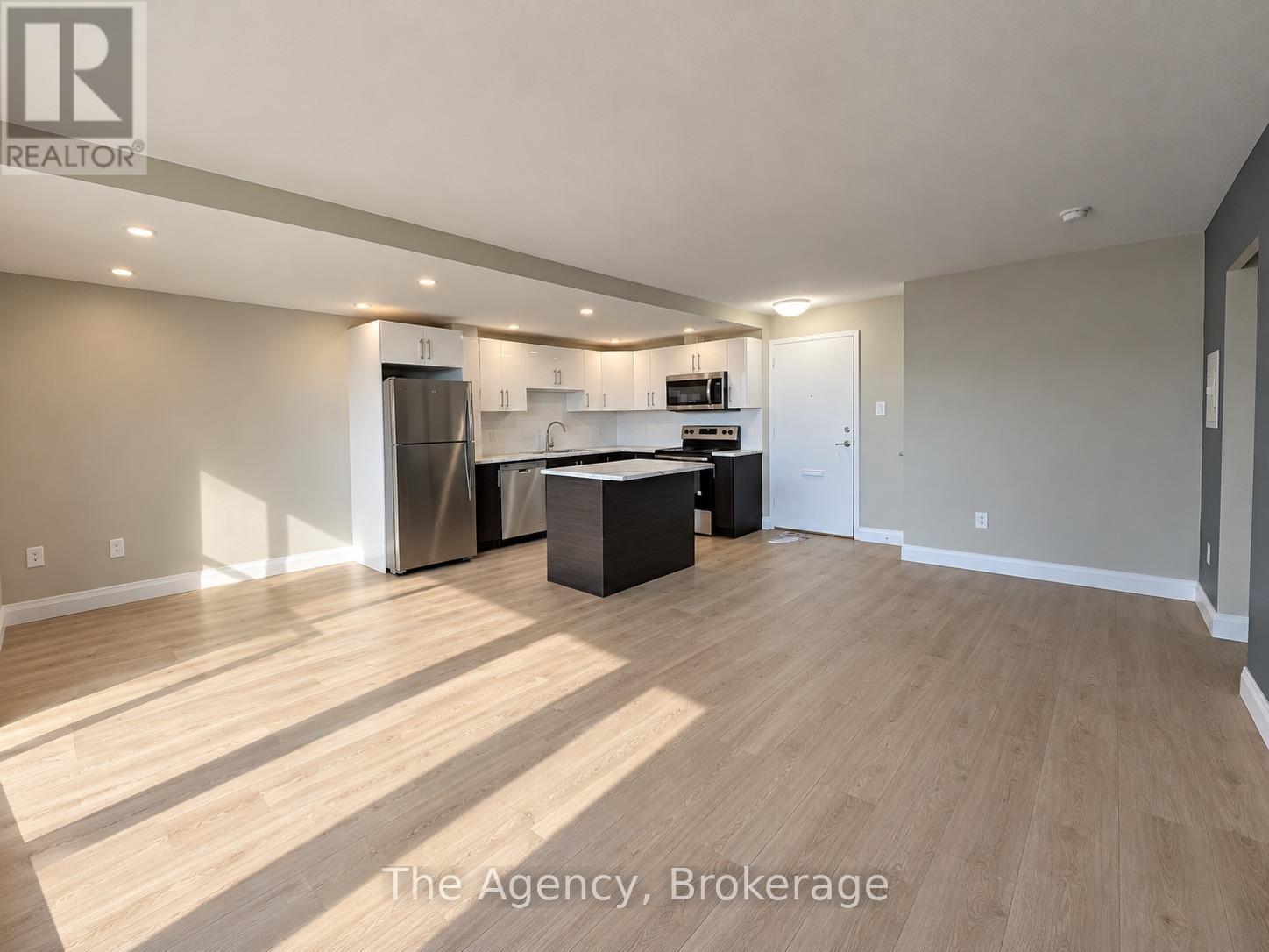 609 - 45 Paisley Boulevard W, Mississauga, Ontario  L5B 1E4 - Photo 8 - W13884152