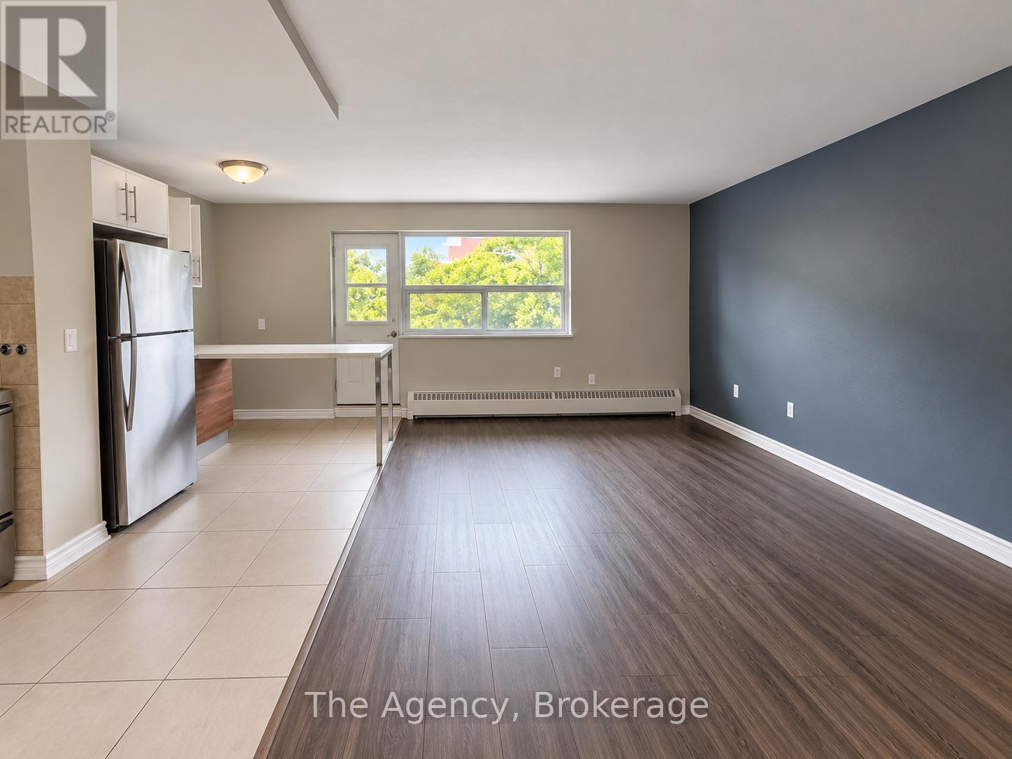 410 - 45 Paisley Boulevard W, Mississauga, Ontario  L5B 1E4 - Photo 6 - W13884154