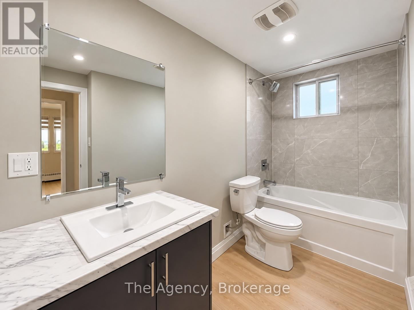 1009 - 45 Paisley Boulevard W, Mississauga, Ontario  L5B 1E4 - Photo 14 - W13884158