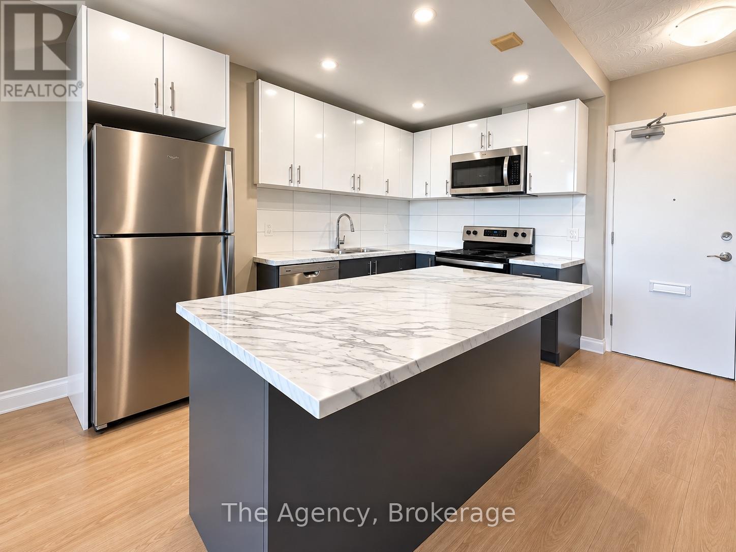 1009 - 45 Paisley Boulevard W, Mississauga, Ontario  L5B 1E4 - Photo 6 - W13884158