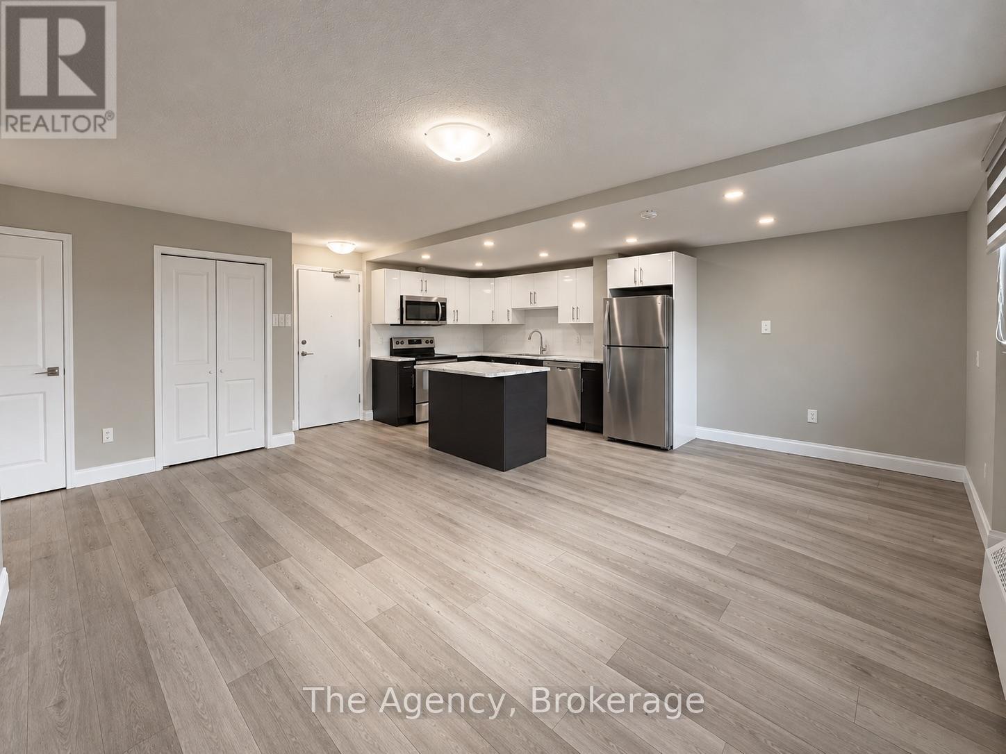 504 - 45 Paisley Boulevard W, Mississauga (Cooksville), Ontario  L5B 1E4 - Photo 8 - W13884160
