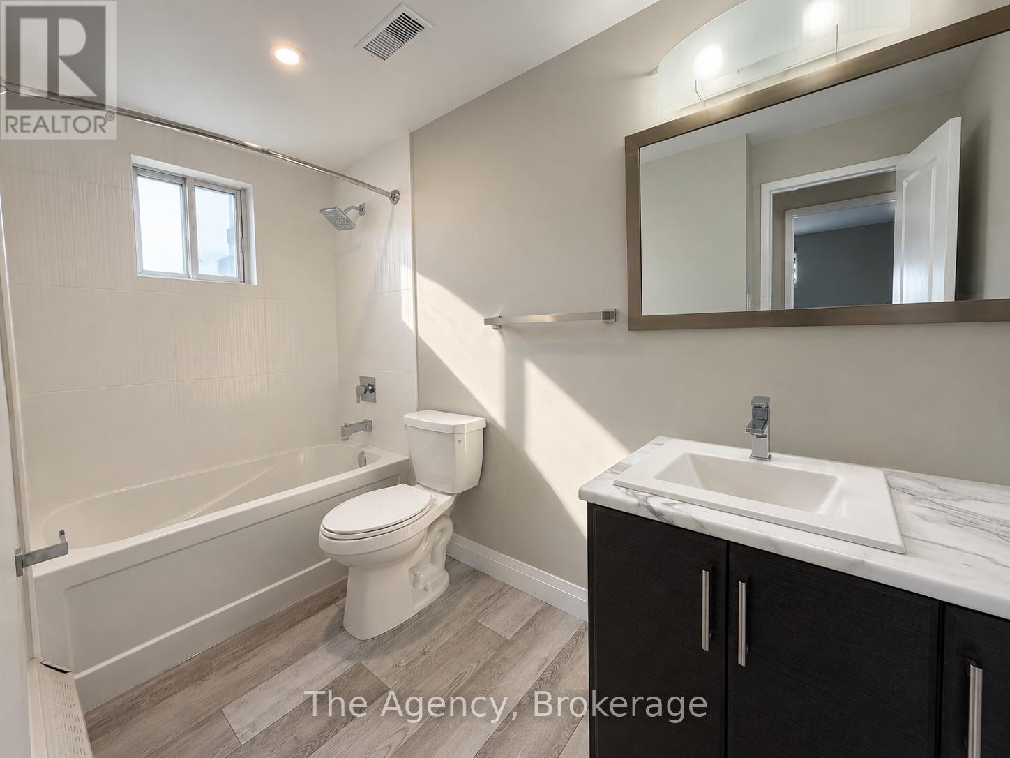 701 - 45 Paisley Boulevard W, Mississauga, Ontario  L5B 1E4 - Photo 14 - W13884162