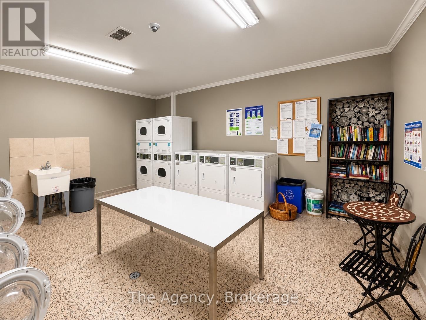 102 - 45 Paisley Boulevard W, Mississauga, Ontario  L5B 1E4 - Photo 12 - W13884166