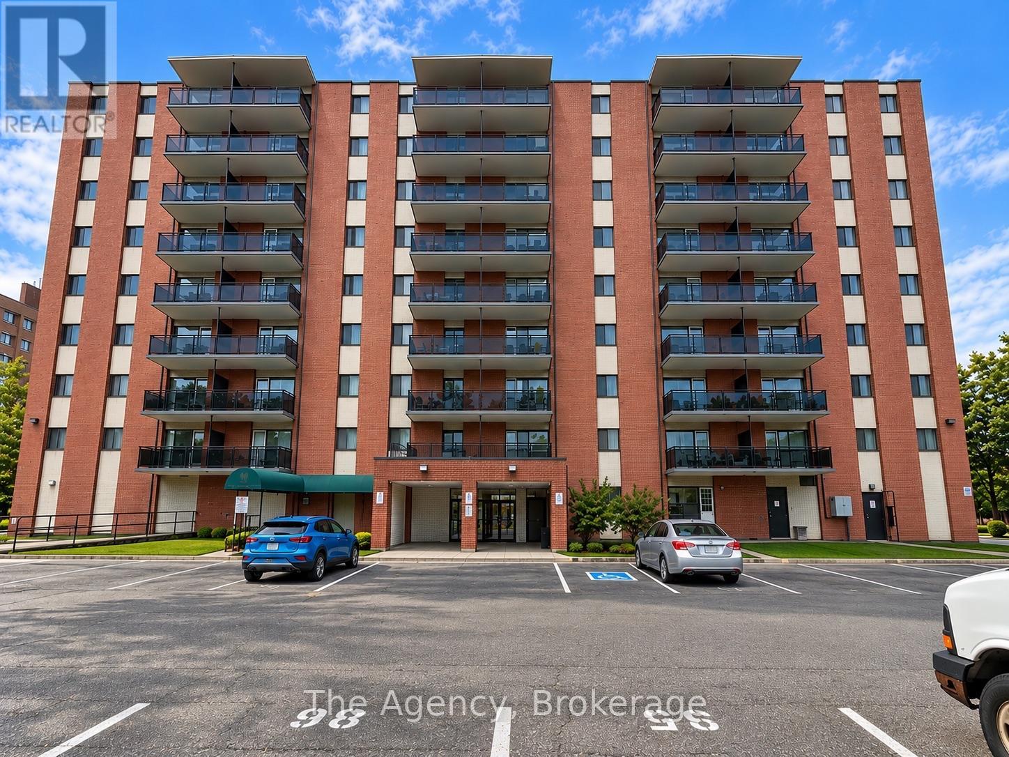 102 - 45 Paisley Boulevard W, Mississauga, Ontario  L5B 1E4 - Photo 2 - W13884166
