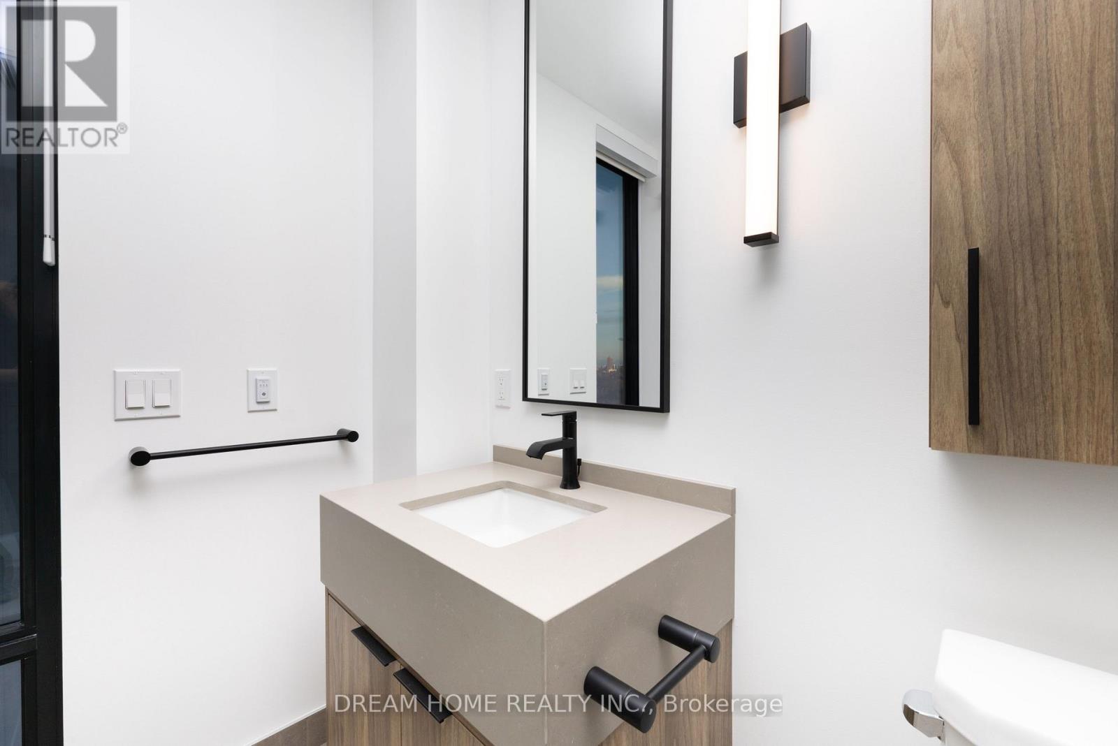 2002 - 91 Montclair Avenue, Toronto, Ontario  M5P 0B1 - Photo 25 - C13884130