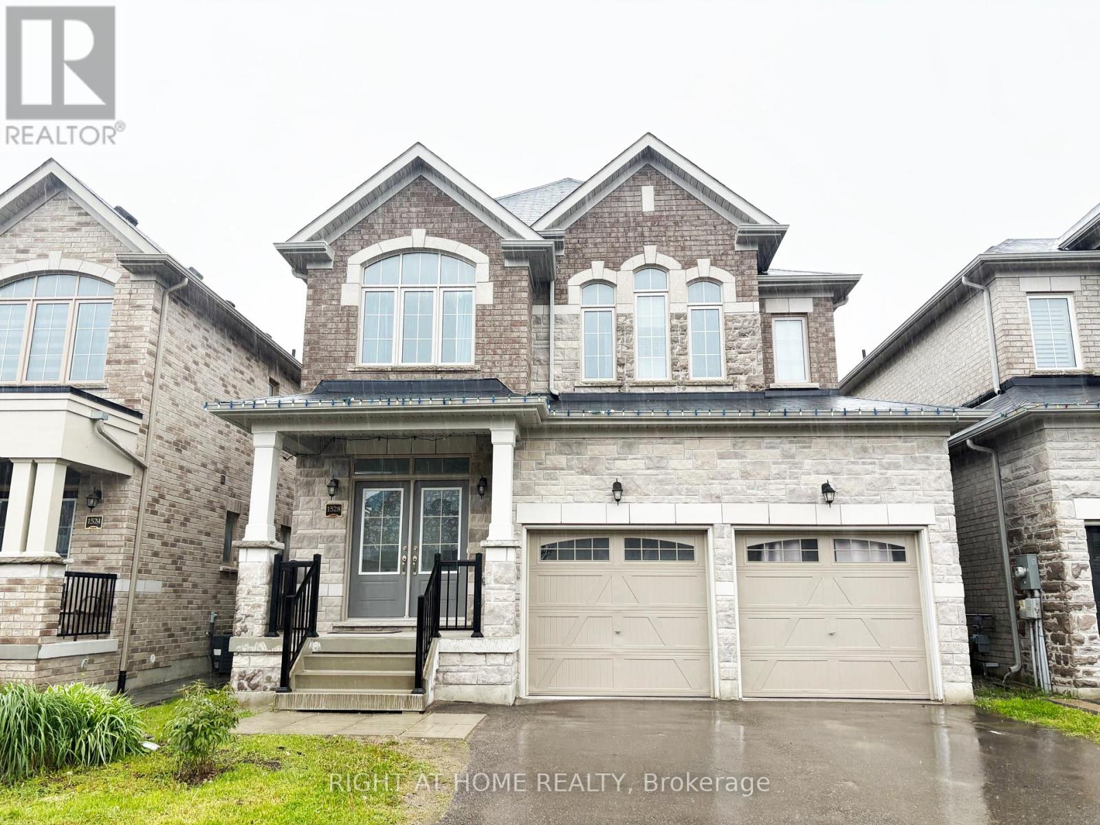 1528 MCROBERTS CRESCENT